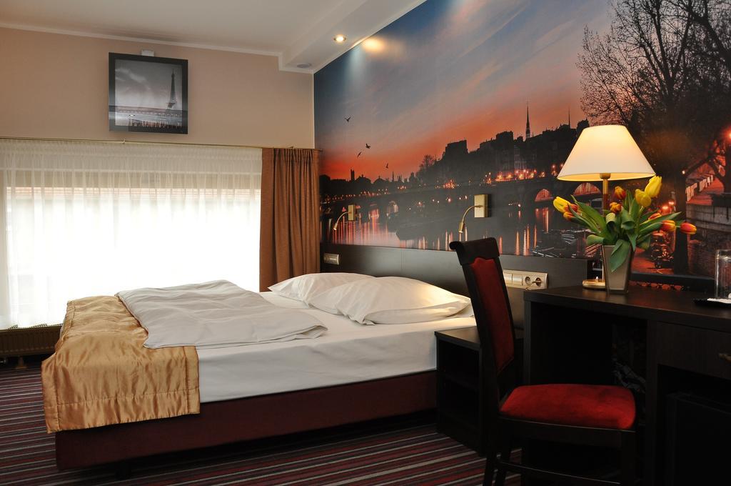 Hotel Atrium Nowy Tomyśl Exteriér fotografie