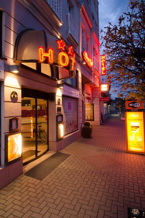 Hotel Atrium Nowy Tomyśl Exteriér fotografie